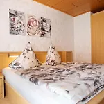 Haus Bernhardt לנגנרגן